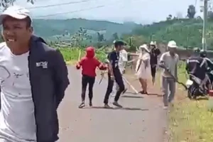 Mâu thuẫn trong hợp tác trồng sầu riêng rồi chém nhau