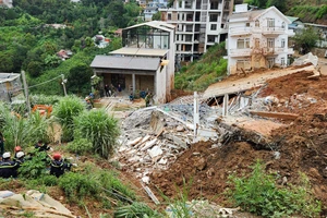 Vụ sạt lở 2 người chết ở Lâm Đồng: Tạm đình chỉ Trưởng phòng Quản lý đô thị Đà Lạt