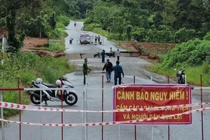 Nhiều địa phương ở Lâm Đồng xuyên đêm chống lũ