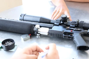 Tây Ninh: Người dân giao nộp 6 khẩu súng hơi, 210 viên đạn