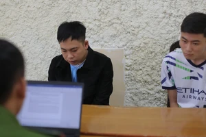 Bắt 2 thanh niên cho vay lãi nặng 400%/năm