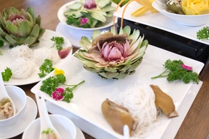 Đà Lạt lập kỷ lục trình diễn 100 món ngon từ cây atisô