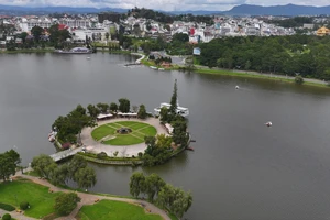 Người trúng thầu nhà hàng Thủy Tạ ở Đà Lạt phải đóng hơn 151 tỉ