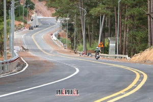 Đèo Prenn thành hình, đường rộng thênh thang