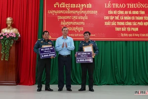 Bộ Công an khen thưởng Hiến binh tỉnh SvayRieng