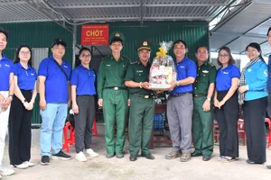 Những phóng viên trẻ trải nghiệm tuần tra biên giới