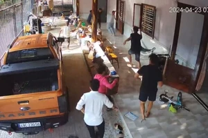 Người lái ô tô chở người chém 2 anh em ở huyện Đạ Huoai là chủ quán karaoke 