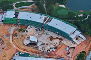 Chỉ đạo mới nhất của Lâm Đồng về xử lý tòa nhà sân golf Đà Lạt bên trong Đồi Cù