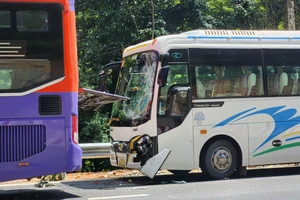 3 xe khách tông nhau trên đèo Prenn