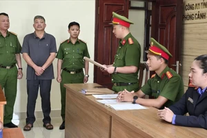 Bắt chủ tịch, phó chủ tịch xã vì để khai thác khoáng sản trái phép