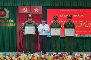 Phá nhanh 3 vụ án, Công an huyện Đạ Huoai được khen thưởng 
