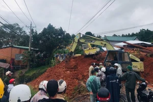 Quốc lộ 27 đã thông xe sau sự cố sạt lở đất khiến 2 người thương vong