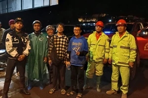 Cứu 3 du khách đi lạc trong rừng Bidoup - Núi Bà