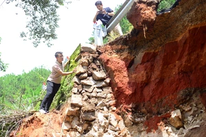 Đèo Tà Nung có nguy cơ tiếp tục sạt lở 