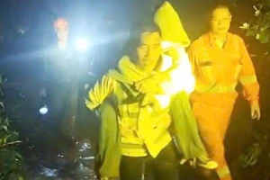 Giải cứu 5 sinh viên ở TP.HCM bị lạc trên núi Lang Biang