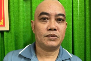 1 người trốn truy nã sang Campuchia, về TP.HCM thì bị bắt