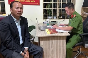 Vợ chồng 'siêu kiện' tống tiền cán bộ địa chính lãnh tổng cộng 19 năm tù