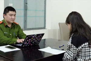 Bịa chuyện bị cướp điện thoại, cô gái trẻ bị công an mời làm việc