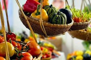 Khai mạc Phiên chợ rau - hoa Đà Lạt