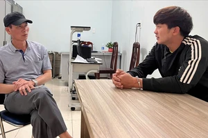 Cướp tiệm vàng rồi mang về chôn giấu sau vườn nhà