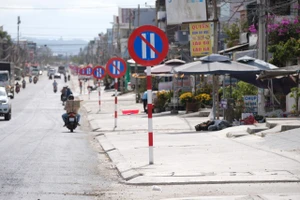 23 biển báo cấm đậu xe ngày chẵn trên... 1 km đường