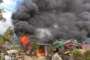 Cháy lớn ở bãi phế liệu tại xã Đam Rông 1, không thiệt hại về người