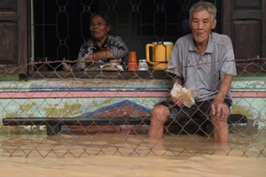 Nhiều hộ dân ở Đắk Lắk trắng đêm chạy lũ