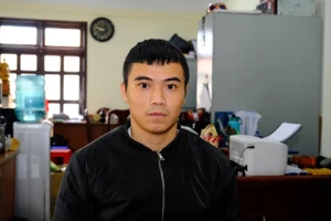 Giả danh công an để lừa bán rượu ngoại, chiếm đoạt 100 triệu đồng