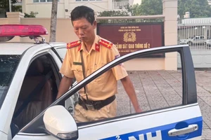 Hai CSGT Lâm Đồng dẫn đường đưa người nguy kịch đi cấp cứu