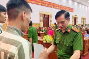 Trại giam Xuân Lộc trao quyết định đặc xá của Chủ tịch nước cho 218 phạm nhân