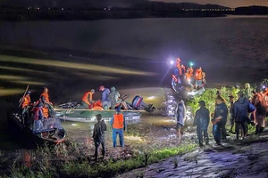 4 học sinh đuối nước ở Phú Yên: Tiếng khóc nấc bên dòng sông Ba