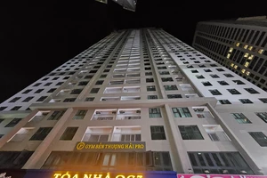 Cháy ở chung cư Mường Thanh Viễn Triều, hàng trăm cư dân tháo chạy