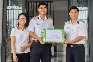 Vùng 4 Hải quân bàn giao nhà cho quân nhân có hoàn cảnh khó khăn