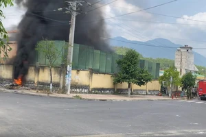 Đã dập tắt đám cháy trong bãi giữ xe tang vật ở Khánh Hòa