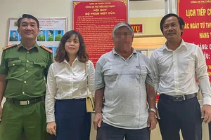 Nữ giao dịch viên ngân hàng lật tẩy đại tá công an 'dỏm' lừa dân 200 triệu