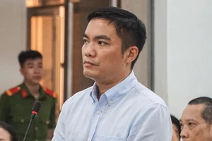 Nhận hối lộ bảo kê sòng bạc, cựu cán bộ Bộ Công an bị phạt 4 năm tù