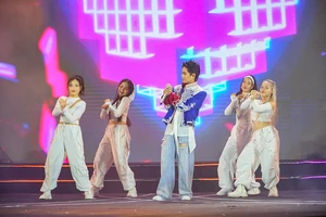 Bắt đầu chuỗi sự kiện 'Vịnh ngọc Nha Trang bừng sáng'