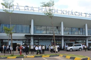 Thống nhất mở rộng cảng hàng không Phù Cát