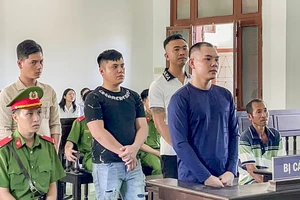 Đi giải quyết nợ nần, cả bị hại lẫn bị cáo cùng vào tù