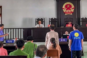 4 người hàng xóm cùng vào tù vì chuyện con gà, con chó