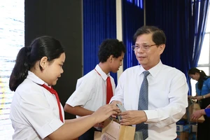 Chủ tịch UBND Khánh Hòa: Chống khai thác IUU là trách nhiệm cả cộng đồng