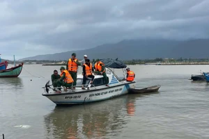 Đánh bắt cá trên sông Đà Nông, 2 vợ chồng mất tích 