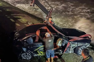 Chiếc Mercedes chở 4 cô gái lao xuống biển là xe thuê