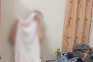 Tạm giữ hình sự hai 'tú ông' môi giới mua bán dâm ở Nha Trang