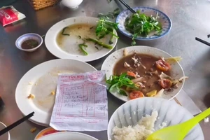 Quán cơm ở Phú Yên bị tố 'chặt chém'