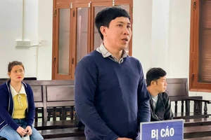 Chém nứt sọ ông hàng xóm vì nghi quan hệ bất chính với vợ