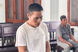 Gây án vì cho rằng hàng xóm đuổi chuột qua phá lúa ruộng mình