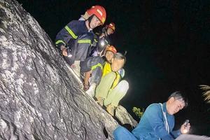 Cứu kịp thời 3 thanh niên bị lạc trên núi Hoàng Ngưu Sơn