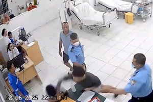 Tạm giữ thanh niên vô cớ tấn công điều dưỡng Bệnh viện Đa khoa tỉnh Khánh Hòa