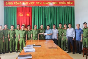 Phá nhanh vụ giật dây chuyền, Công an xã Bảo Lâm 2 được khen thưởng 